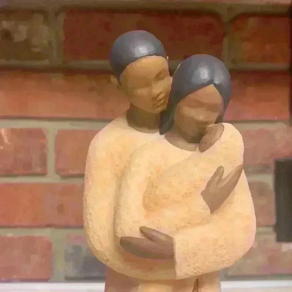 Family Figurine...Couple Holding Their Newborn Baby With a Ribbon Saying FAMILY - Picture 3 of 9